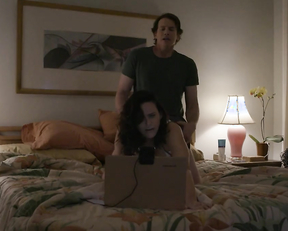 Alia Shawkat nude, Amy Landecker sexy - Transparent s04e04-06 (2017)