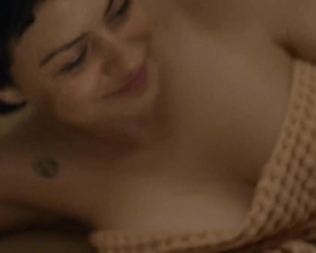 Alia Shawkat nude, Amy Landecker sexy - Transparent s04e04-06 (2017)