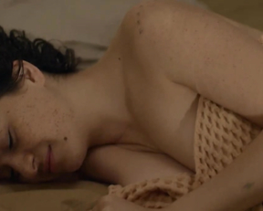 Alia Shawkat nude, Amy Landecker sexy - Transparent s04e04-06 (2017)