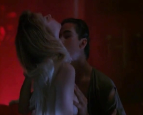 Christina Applegate nude - Streets (1990)