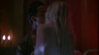Christina Applegate nude - Streets (1990)