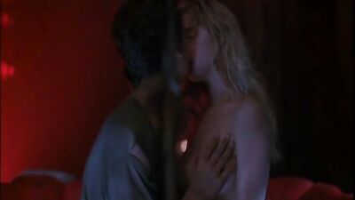 Christina Applegate nude - Streets (1990)