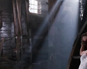 Geena Davis nude - The Long Kiss Goodnight (1996)