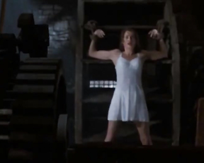 Geena Davis nude - The Long Kiss Goodnight (1996)