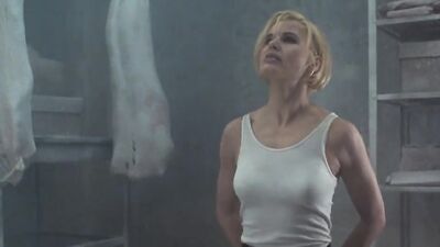 Geena Davis nude - The Long Kiss Goodnight (1996)