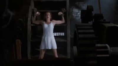 Geena Davis nude - The Long Kiss Goodnight (1996)