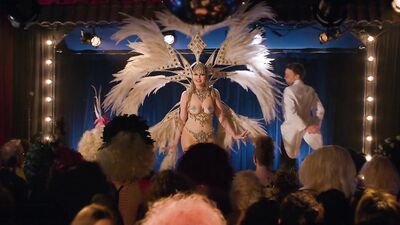Geena Davis sexy - Glow s03e09 (2019)