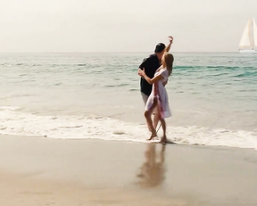 Elizabeth Banks naked – Love And Mercy (2014)