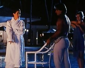 Charlbi Dean Kriek sexy, Drea de Matteo nude - Don’t Sleep (2017)