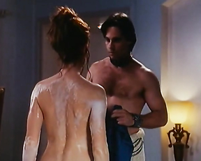 Charlbi Dean Kriek sexy, Drea de Matteo nude - Don’t Sleep (2017)