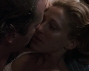 Sarah Jessica Parker nude - Striking Distance (1993)
