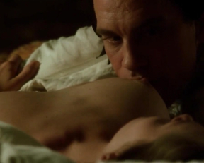 Uma Thurman naked - Dangerous Liaisons (1988)