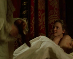 Uma Thurman naked - Dangerous Liaisons (1988)