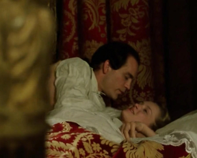 Uma Thurman naked - Dangerous Liaisons (1988)