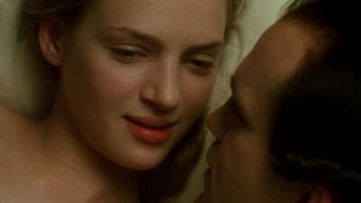 Uma Thurman naked - Dangerous Liaisons (1988)