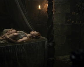 Saoirse Ronan nude - Mary Queen of Scots (2018)