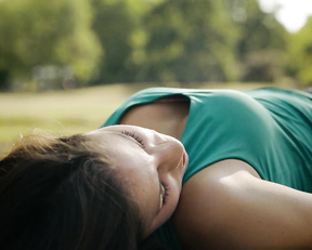 Almila Bagriacik nude - Nur eine Frau (2019)