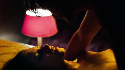 Almila Bagriacik nude - Nur eine Frau (2019)