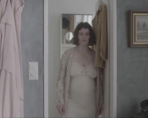 Esther Zimmering naked - Goosebumps (2022)