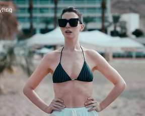 Anne Hathaway sexy - WeCrashed s01e06e08 (2022)