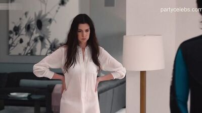 Anne Hathaway sexy - WeCrashed s01e06e08 (2022)