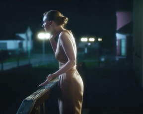 Elena Kulchitskaya sexy - Koroche, ya zhenyus (2022)