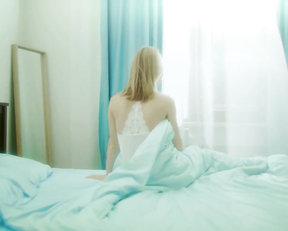 Elena Kulchitskaya sexy - Koroche, ya zhenyus (2022)