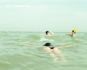 Jeanne Disson nude - Les petites vacances (2018)