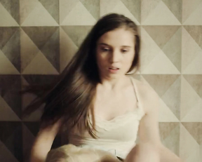 Veronika Mokhireva sexy - Family s01e05e10-13 (2022)