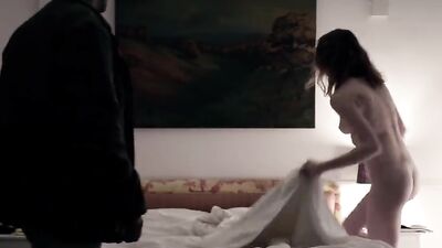 Freya Mavor nude - Il etait une seconde fois s01e01-04 (2019)