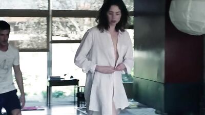 Freya Mavor nude - Il etait une seconde fois s01e01-04 (2019)