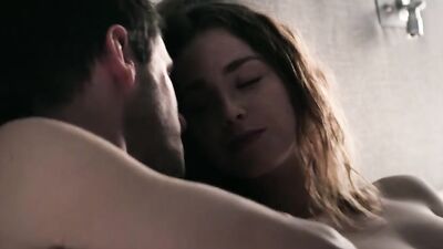 Freya Mavor nude - Il etait une seconde fois s01e01-04 (2019)
