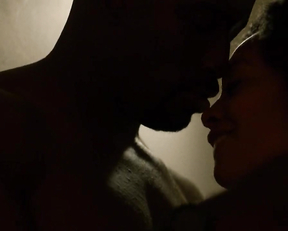 Simone Missick sexy - Luke Cage s01e01 (2016)