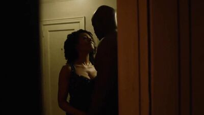 Simone Missick sexy - Luke Cage s01e01 (2016)