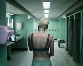 Kristen Stewart sexy - Underwater (2020)