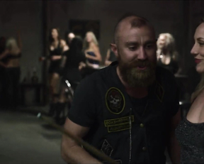 Abbey Lee nude - Outlaws (2017)