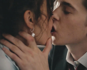 Frankie Shaw nude - SMILF s01e02 (2017)