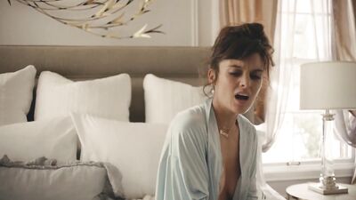 Frankie Shaw nude - SMILF s01e02 (2017)