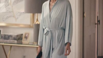 Frankie Shaw nude - SMILF s01e02 (2017)