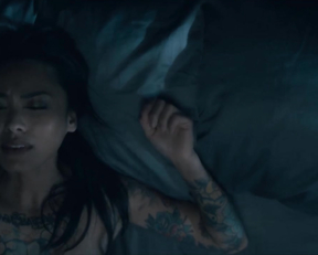 Kate Siegel nude - The haunting of hill house s01e01-03 (2018)