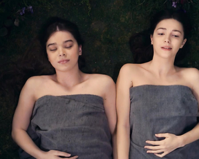 Hailee Steinfeld sex scene - Dickinson s02e10 (2021)