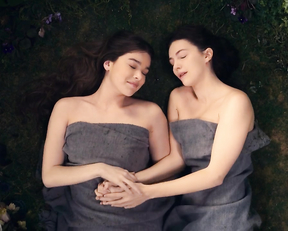 Hailee Steinfeld sex scene - Dickinson s02e10 (2021)