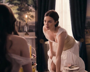 Hailee Steinfeld sex scene - Dickinson s02e10 (2021)