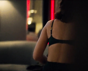 Julia Fox nude - Uncut Gems (2019)