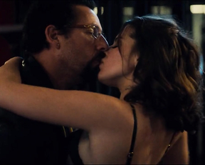 Julia Fox nude - Uncut Gems (2019)