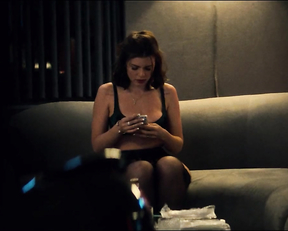 Julia Fox nude - Uncut Gems (2019)