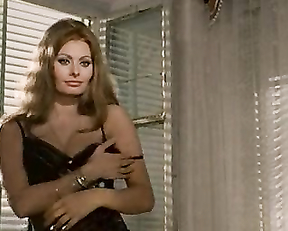 Sophia Loren naked