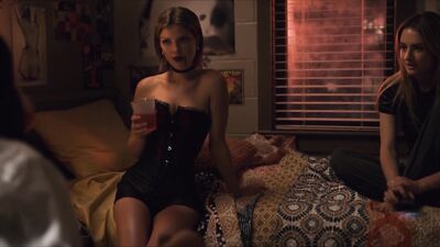Catherine Missal nude - Tell Me Lies s01e04 (2022)