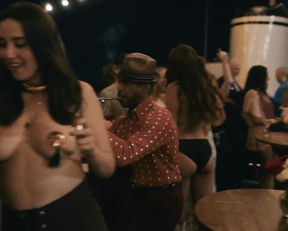 Sofia Vergara sex scene - Griselda s01 (2024)