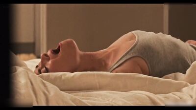 Emma Stone sexy - The Curse s01e01 (2023)